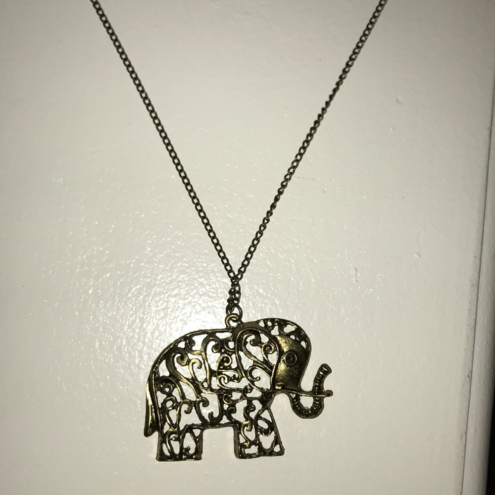 9 inch gold chain with large elephant pendant